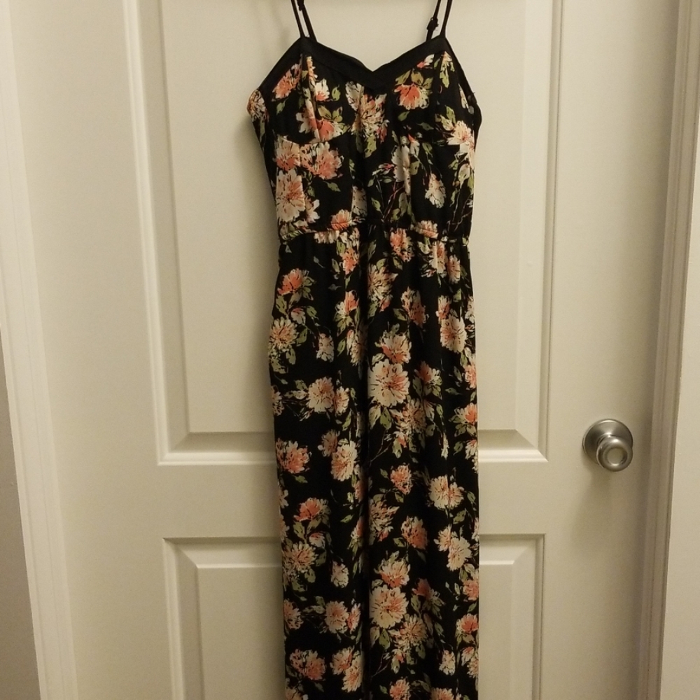 Strappy floral maxi dress